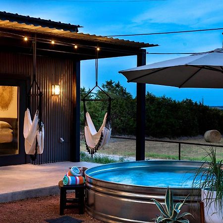 Container Haus Pet Friendly With Cowboy Pool Villa Fredericksburg Luaran gambar