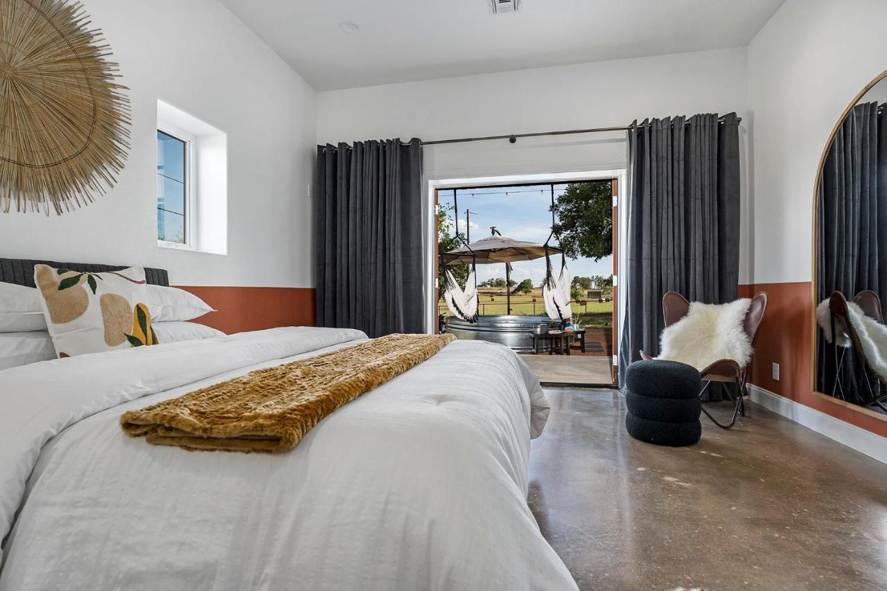 Container Haus Pet Friendly With Cowboy Pool Villa Fredericksburg Luaran gambar