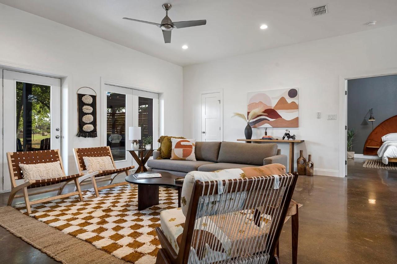 Container Haus Pet Friendly With Cowboy Pool Villa Fredericksburg Luaran gambar